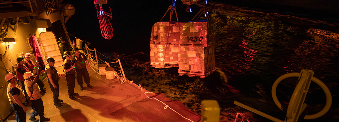 USS Gravely (DDG 107) receive cargo from the fleet replenishment oiler USNS Kanawha (T-AO 196) 